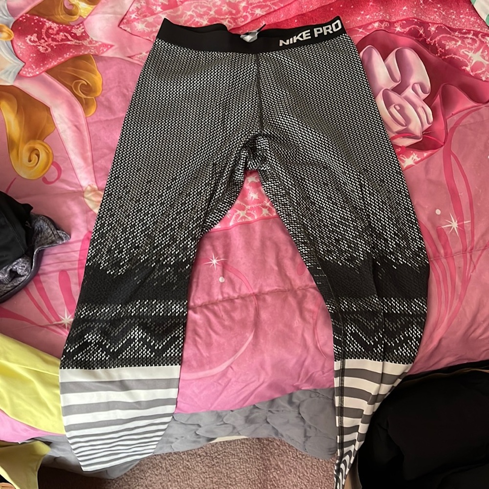 Perfect for the holiday. Hyper warm Nike not worn much